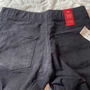 Women’s Levi’s pull on skinny jeans